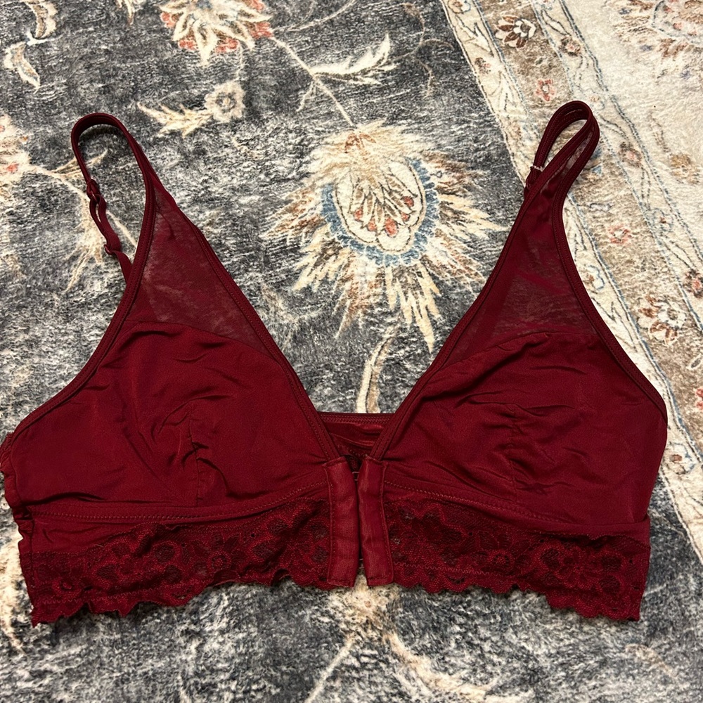 Red Aerie Front-clasp Bralette with Mesh Details